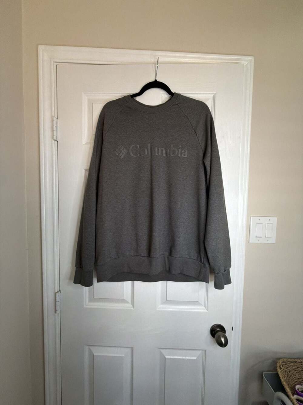 Columbia Sportswear Company Sweatshirt Size L Gray Crewneck Logo